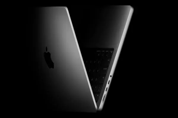 MacBook Pro M5 mới mang đến hiệu suất tăng cường đáng kể mà không mất thêm chi phí